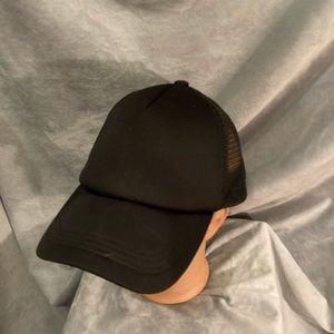 Black snap-back hat